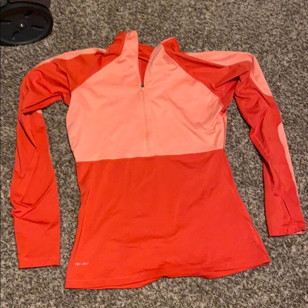Nike 1/4 zip pullover size M